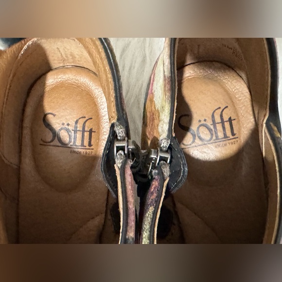 Sofft Ladies Tamela Printed Velvet Ankle Boot Multi Floral EUC - Picture 15 of 16